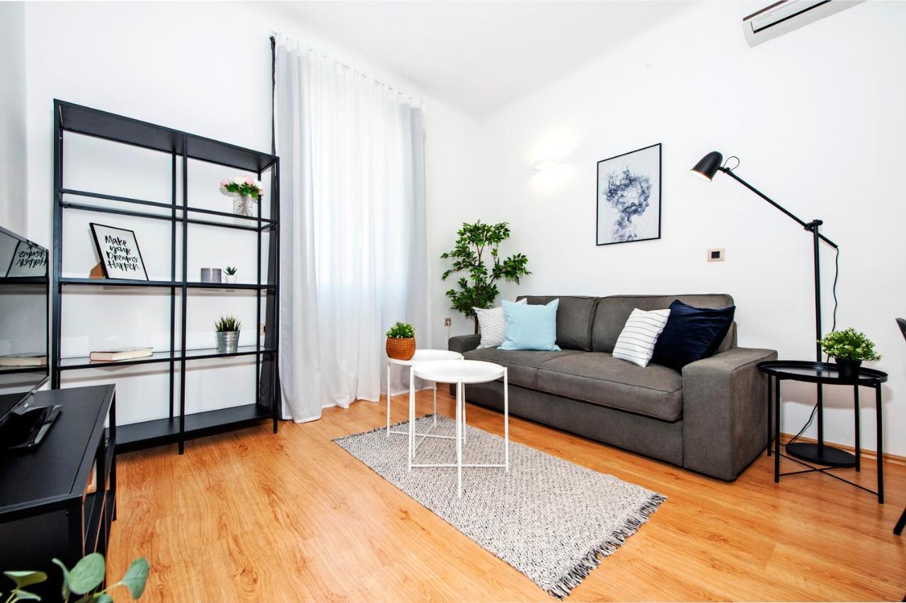 Apartment Mimi ロヴィニ エクステリア 写真