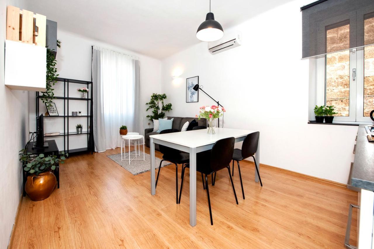 Apartment Mimi ロヴィニ エクステリア 写真