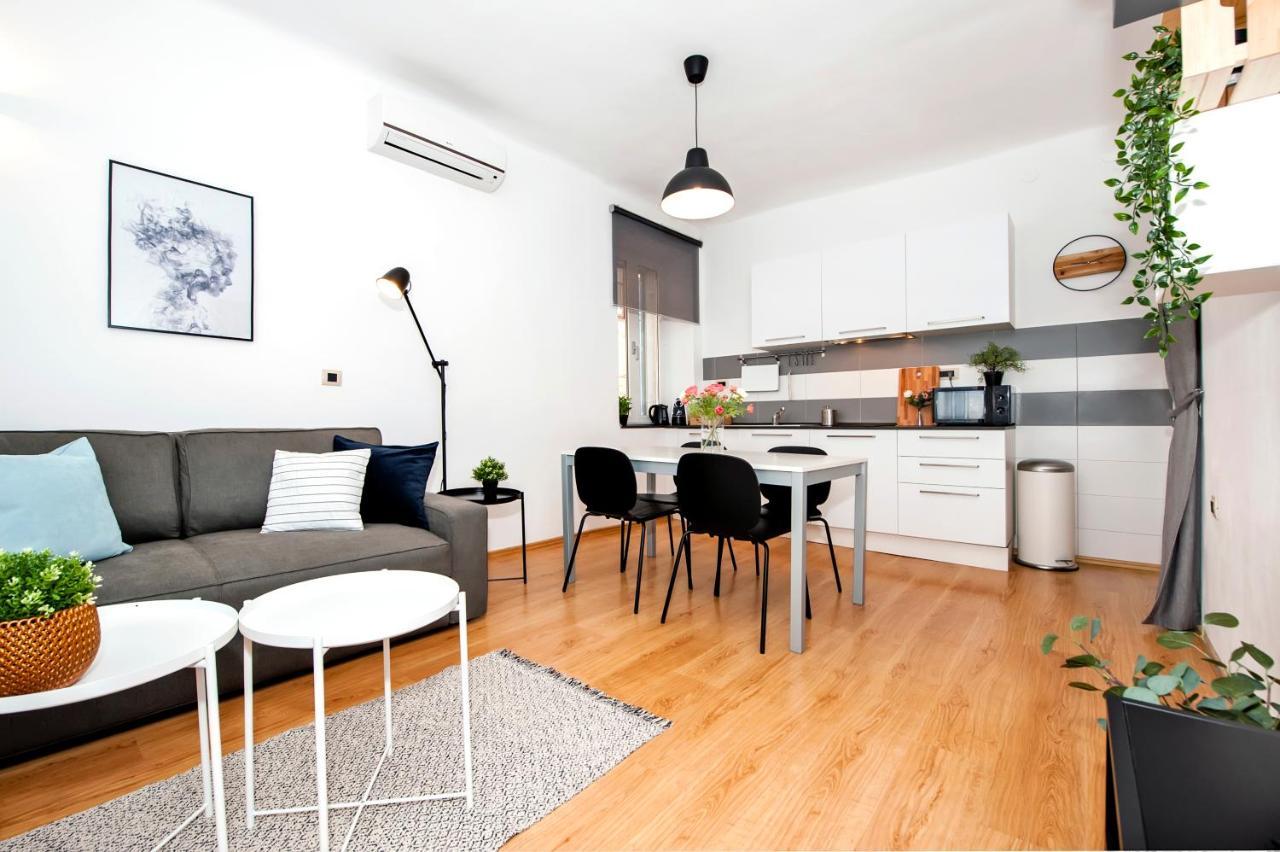 Apartment Mimi ロヴィニ エクステリア 写真
