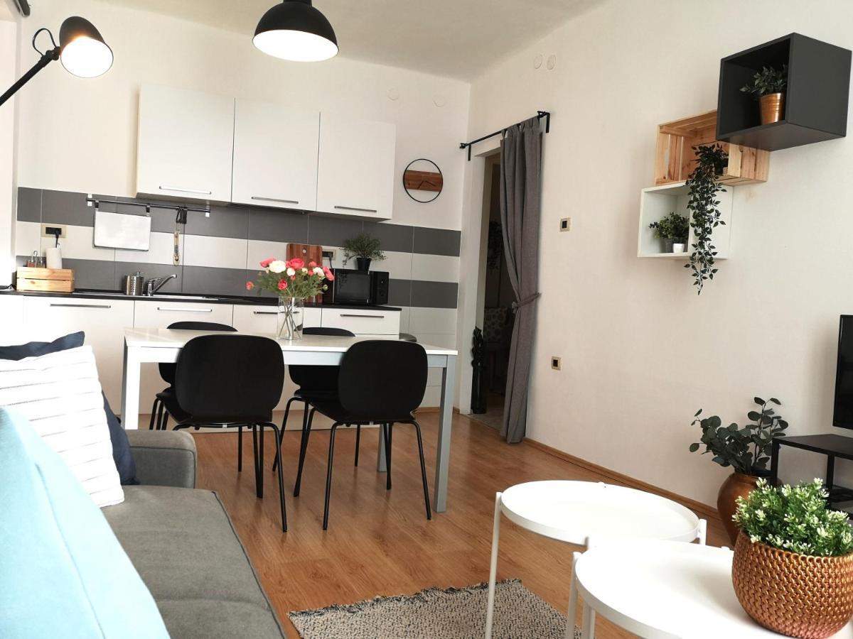 Apartment Mimi ロヴィニ エクステリア 写真