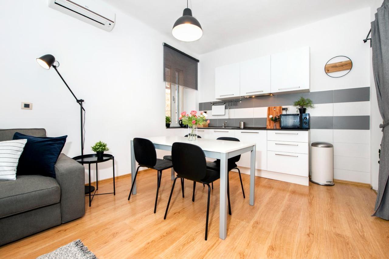 Apartment Mimi ロヴィニ エクステリア 写真